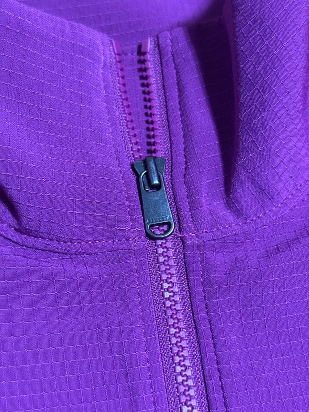 Athleta Boundless Popover pullover top in Berry, size small - Picture 5 of 7